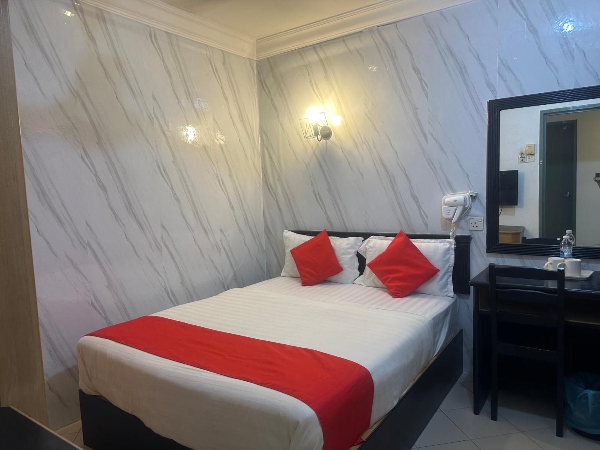 V Hotel Teluk Intan Exterior photo
